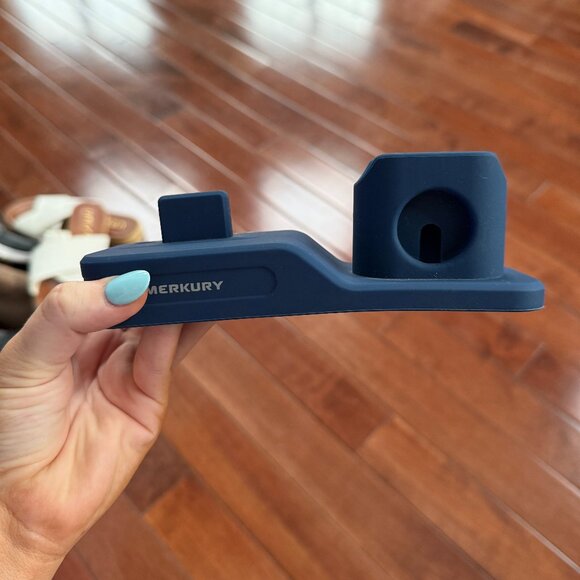 Merkury 3-IN-1 Device Stand Desktop Charging Station in Midnight Blue - Picture 2 of 5